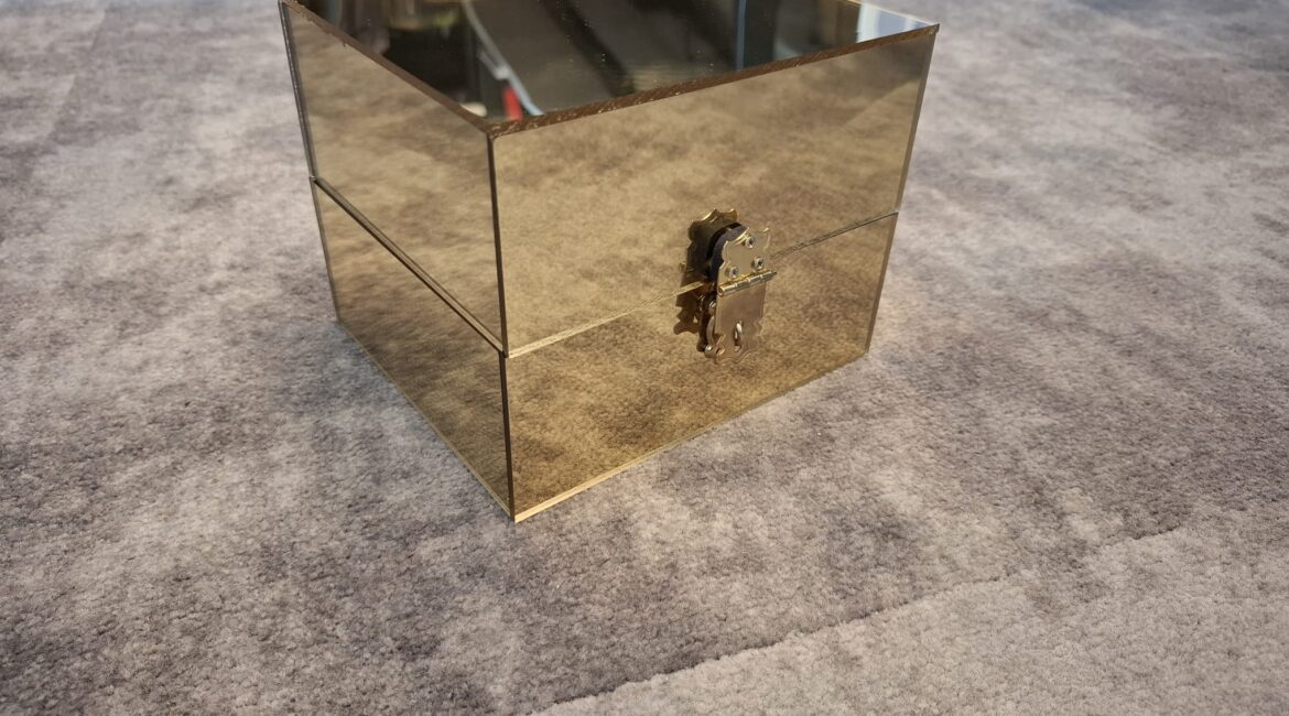 Goud spiegelkistje kantoor 2